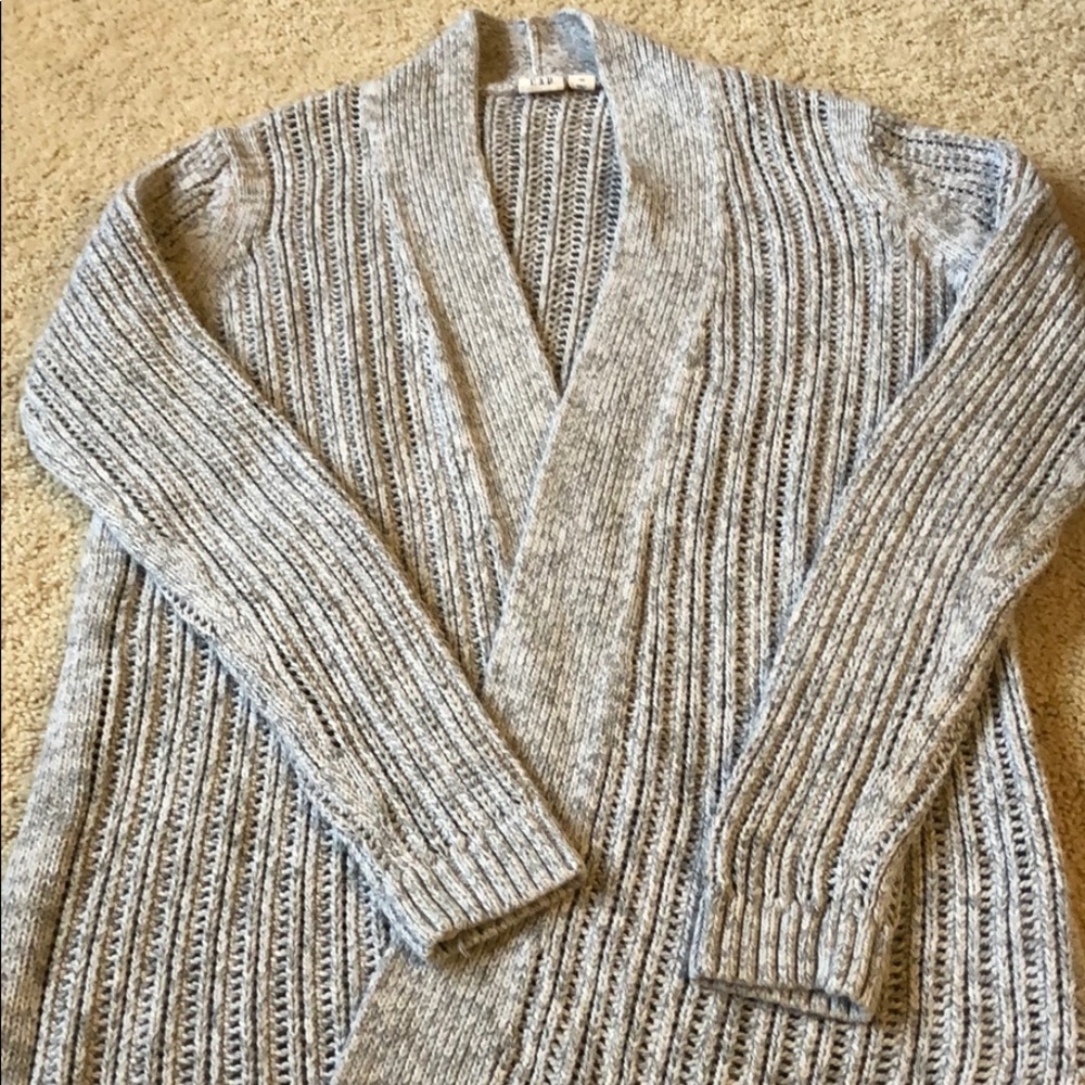Gap sweater